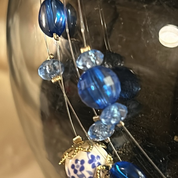 Floating Illusion Blue Floral beaded necklace - Picture 7 of 14